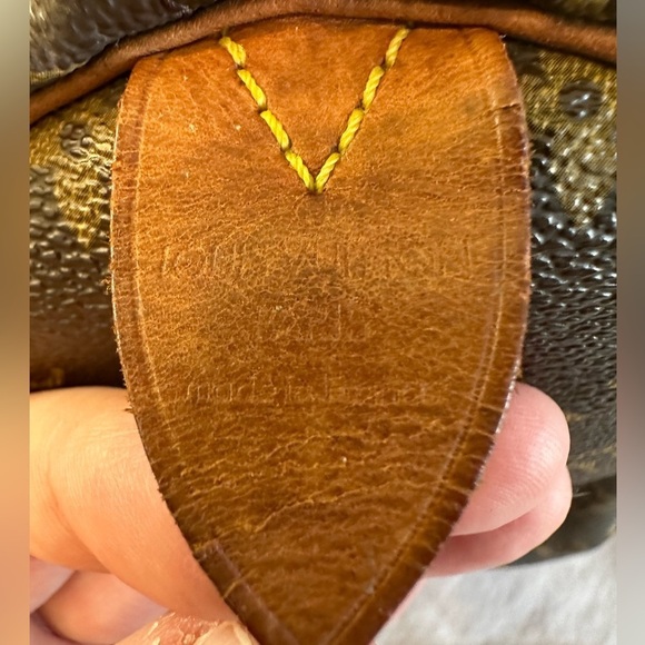 Louis Vuitton Large Monogram Speedy 40 Boston Bag. Discontinued Style! - Picture 6 of 15